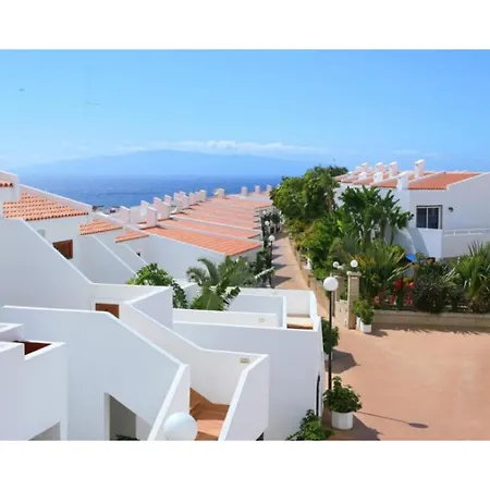 Malibu Park Apartahotel