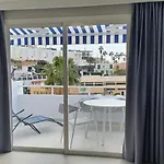 Ξενοδοχείο με διαμερίσματα Malibu Park