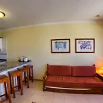 Malibu Park 3*