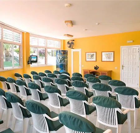 מלון דירות Malibu Park אדחה