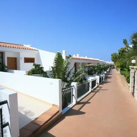 Malibu Park 3* אדחה
