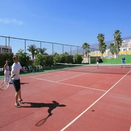 Malibu Park Aparthotel 3*