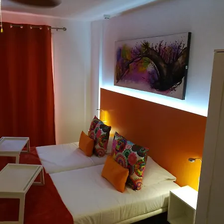 Malibu Park Апарт-отель Адехе