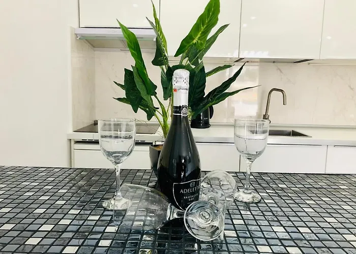 Malibu Park 3* アデヘ