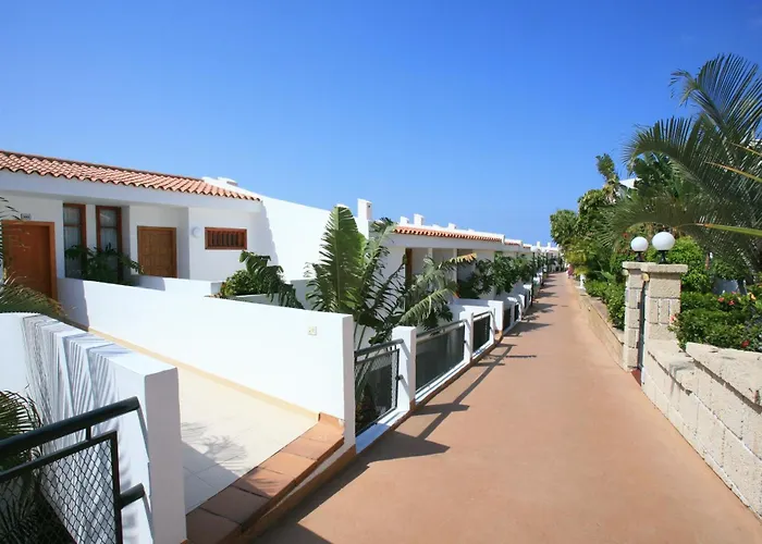 Malibu Park 3* アデヘ