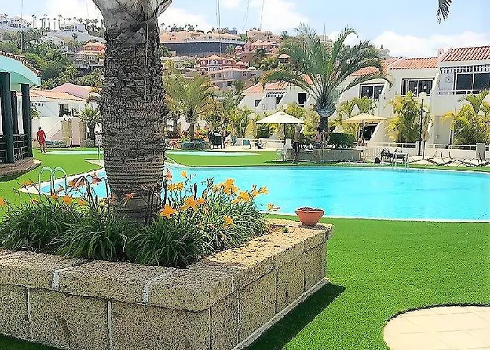 Malibu Park 3* アデヘ